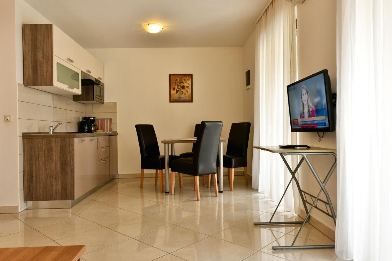 Apartments Jasmina Poreč Exterior foto